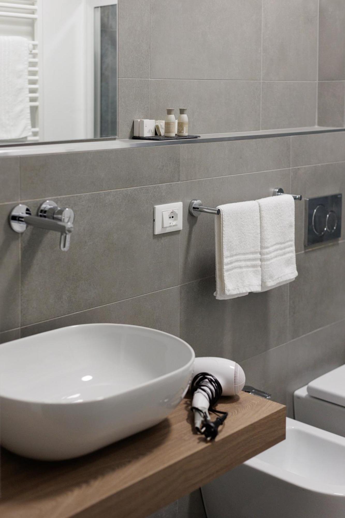 טריאסטה Residence Piazza Giotti 8 מראה חיצוני תמונה